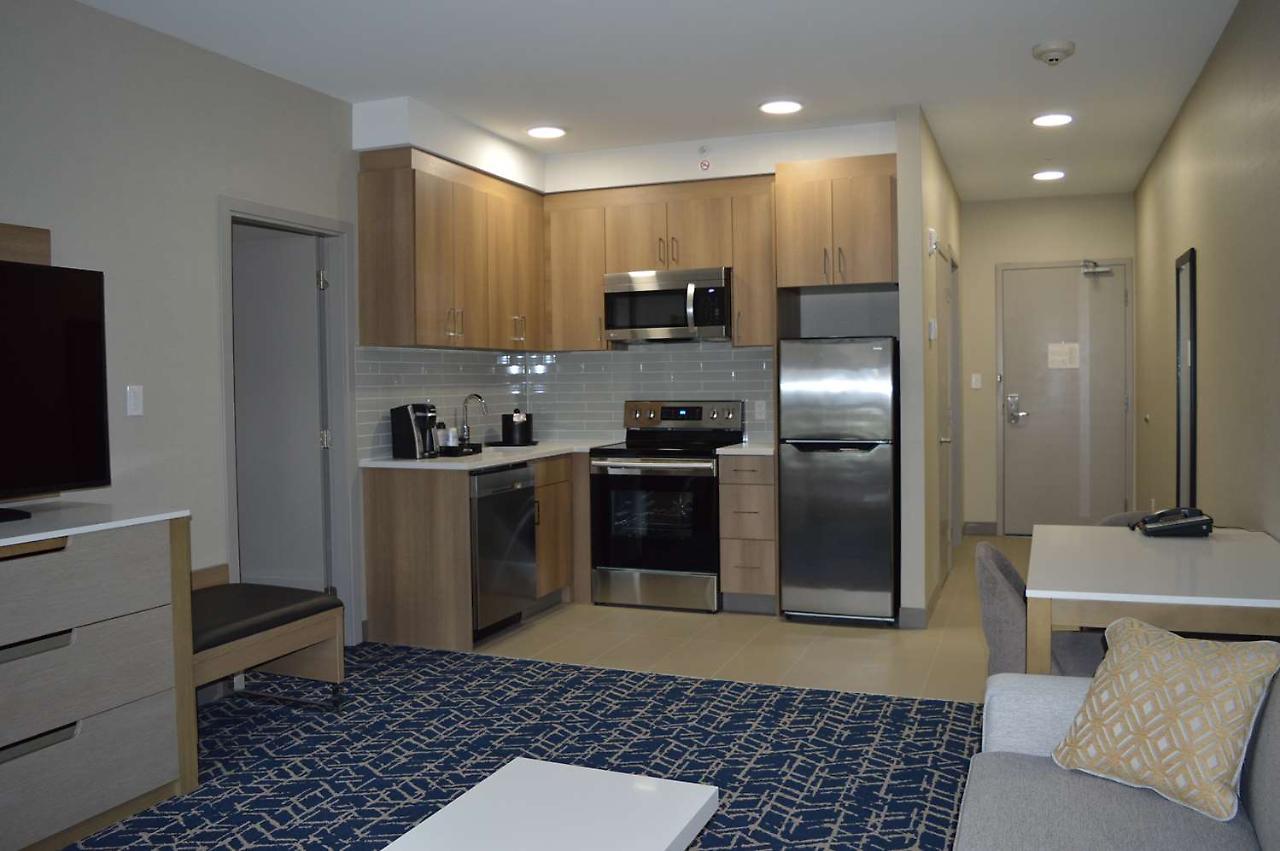 Best Western Premier Route 97 Vernon Exterior photo